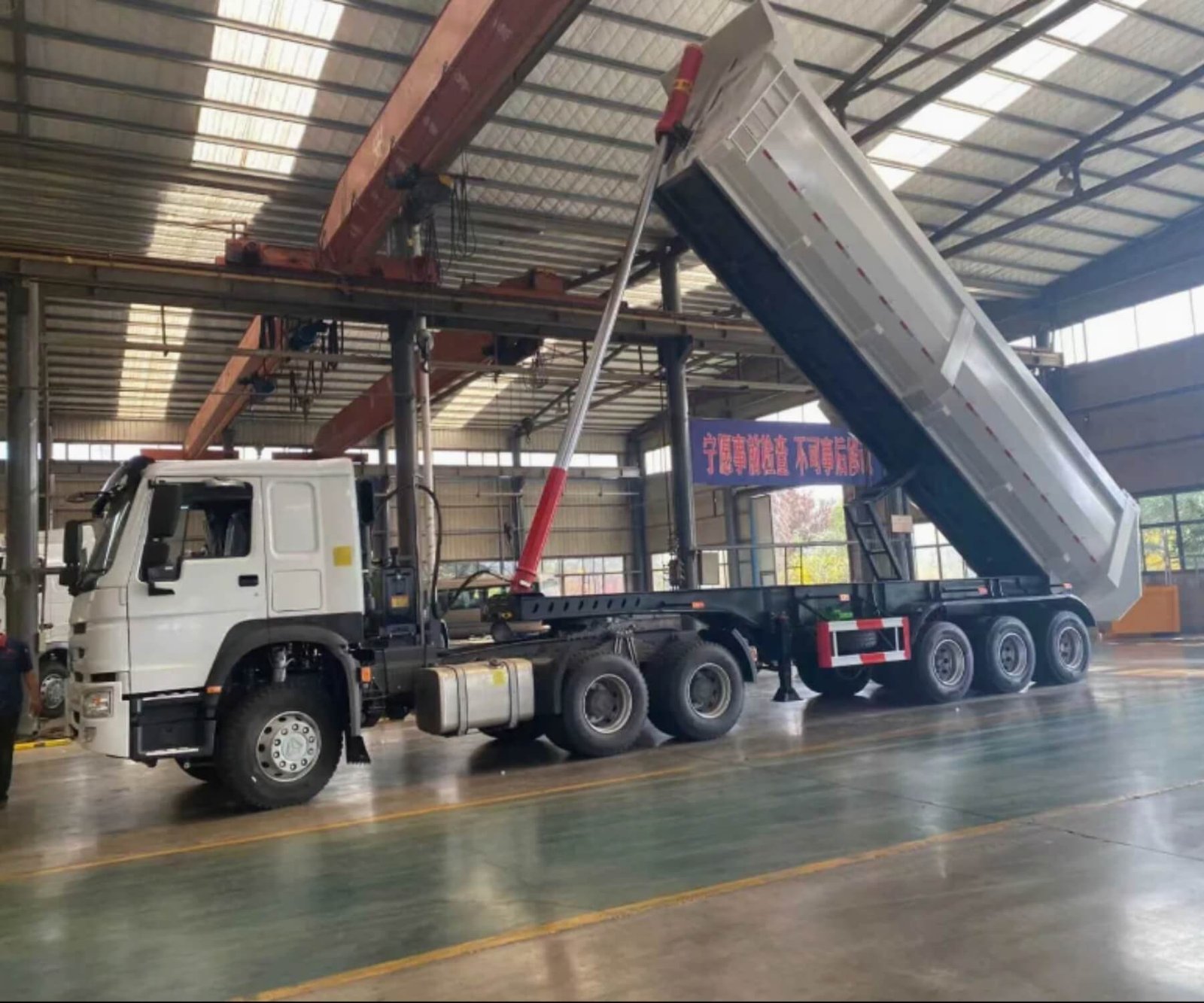 3 Axle Crawler-Type Tipper Dump Box Trailer - Image 3