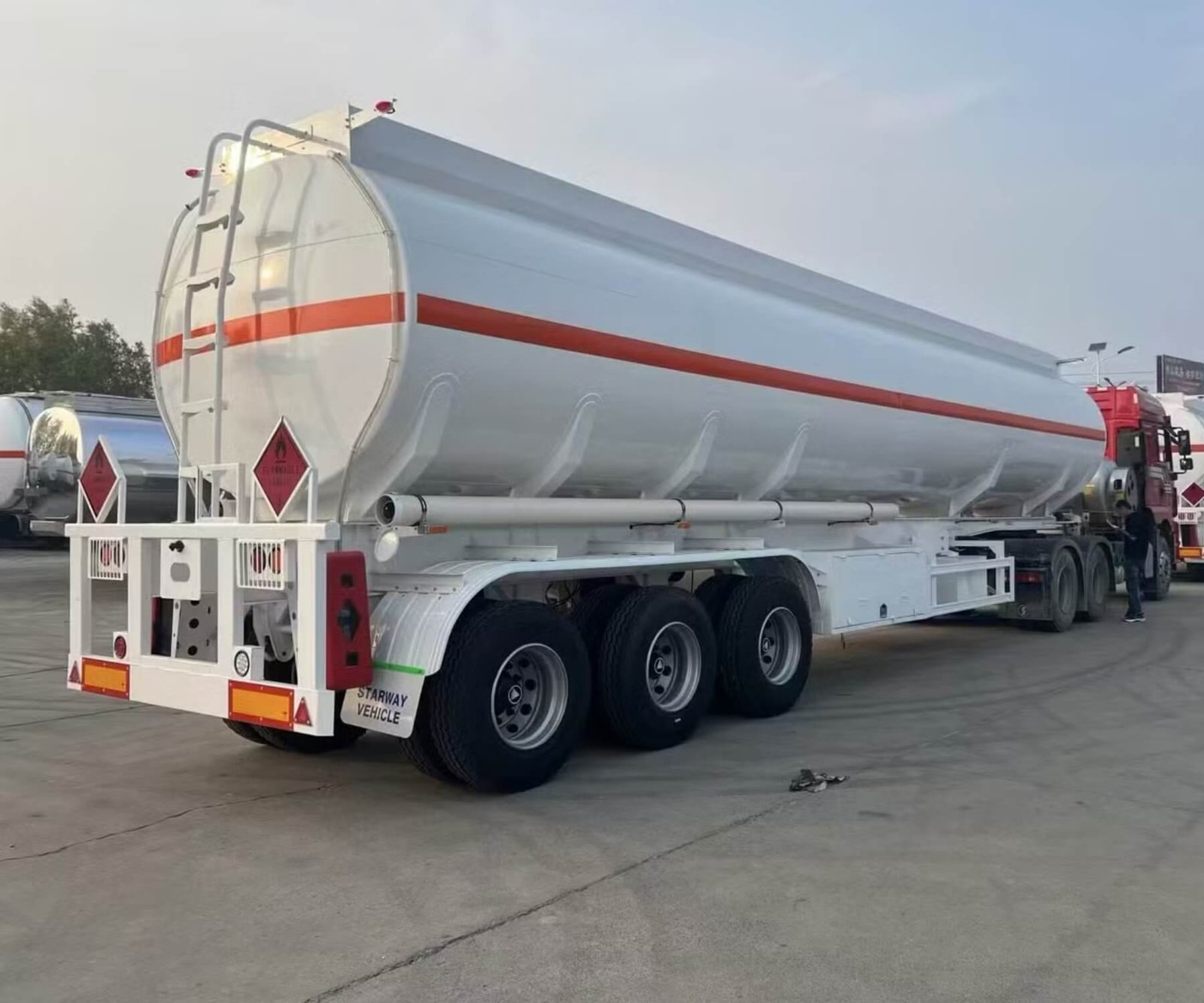 Multi-Purpose 30,000–90,000L Semi Tankers for Fuel, Diesel, Chemicals, and Food - Image 4