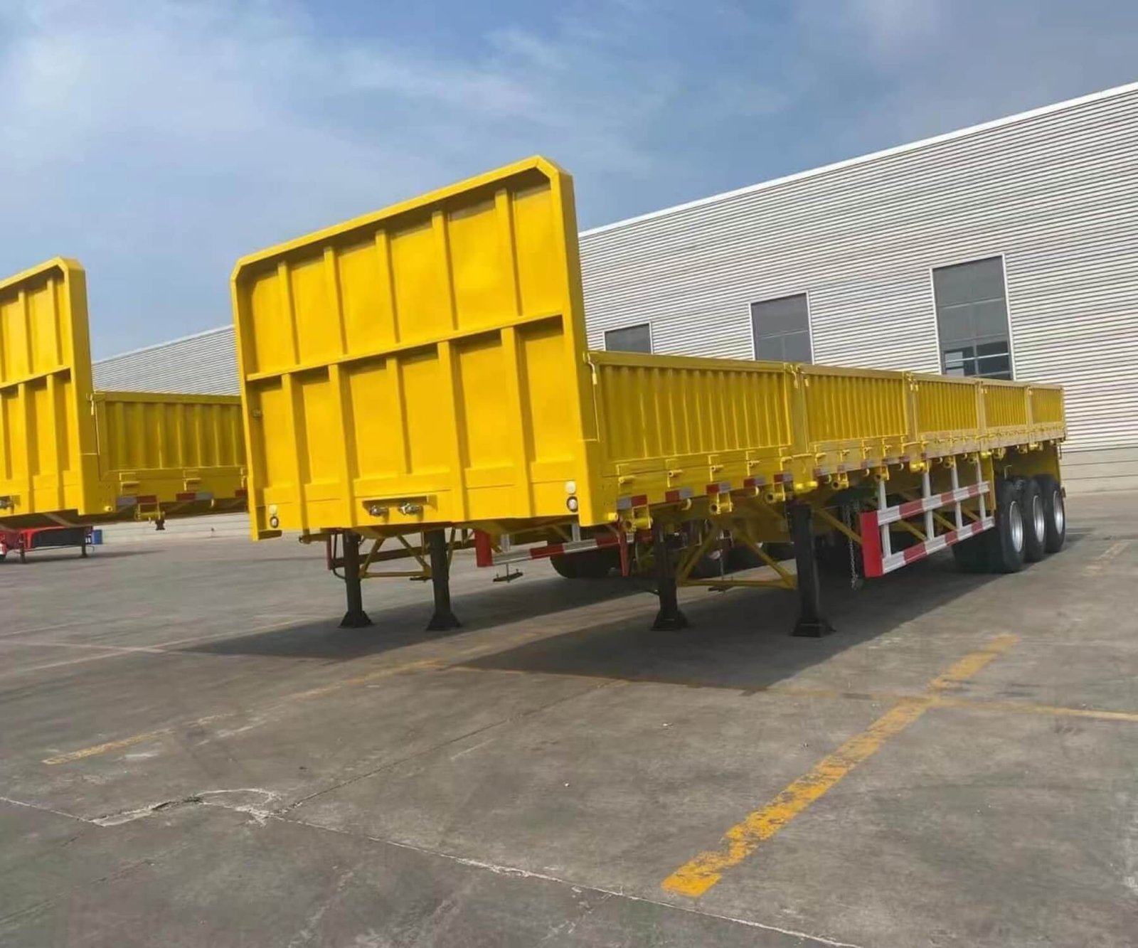60 Ton Sidewall Semi Trailer with Dropside - Image 2