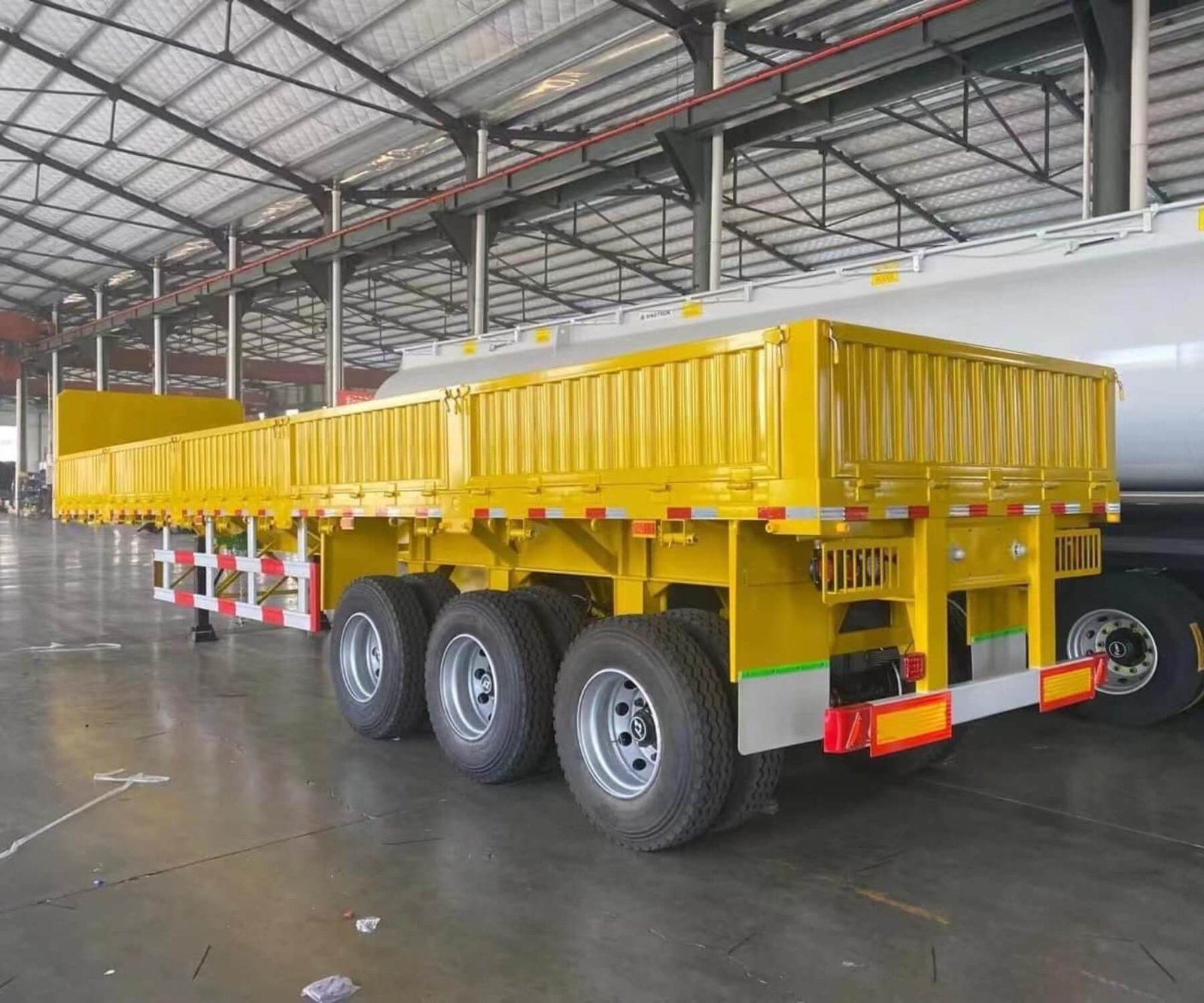 60 Ton Sidewall Semi Trailer with Dropside - Image 3