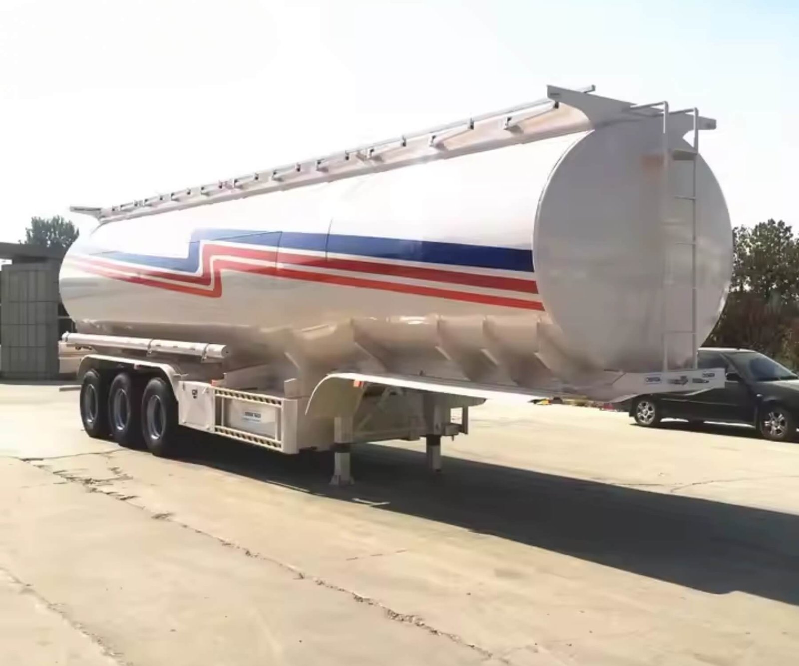 70000L Petrol Trailer, Petrol Tanker Trailer for Sale - Image 2