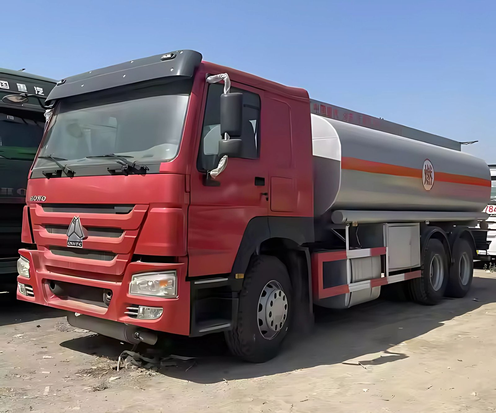 HOWO 10 Tyres 18000L Fuel Oil Tank Truck