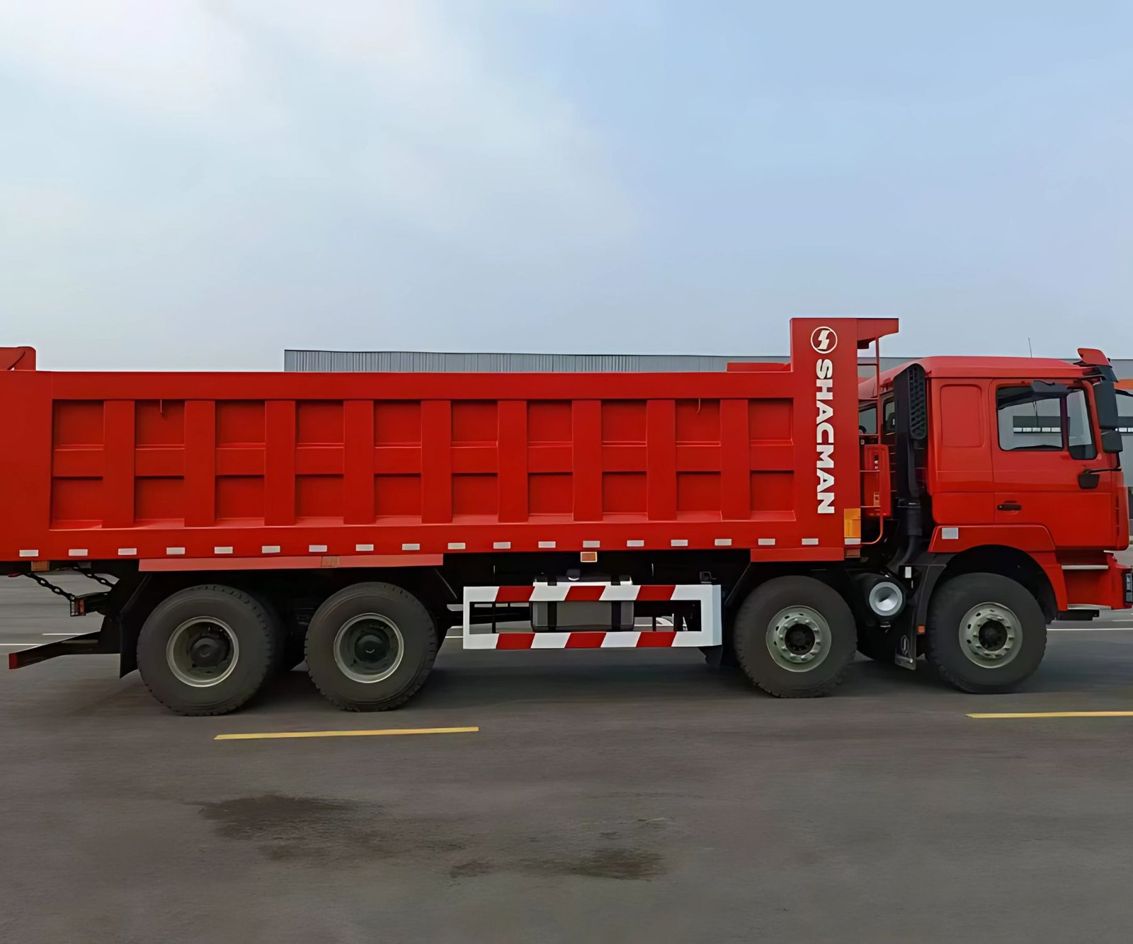 China Heavy Duty Shacman F3000 6×4 End Dump Truck - Image 3