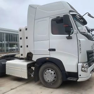 CHINA SINO-TRUCK HOWO A7 4×2 Tractor Head 420 HP 6 Wheels